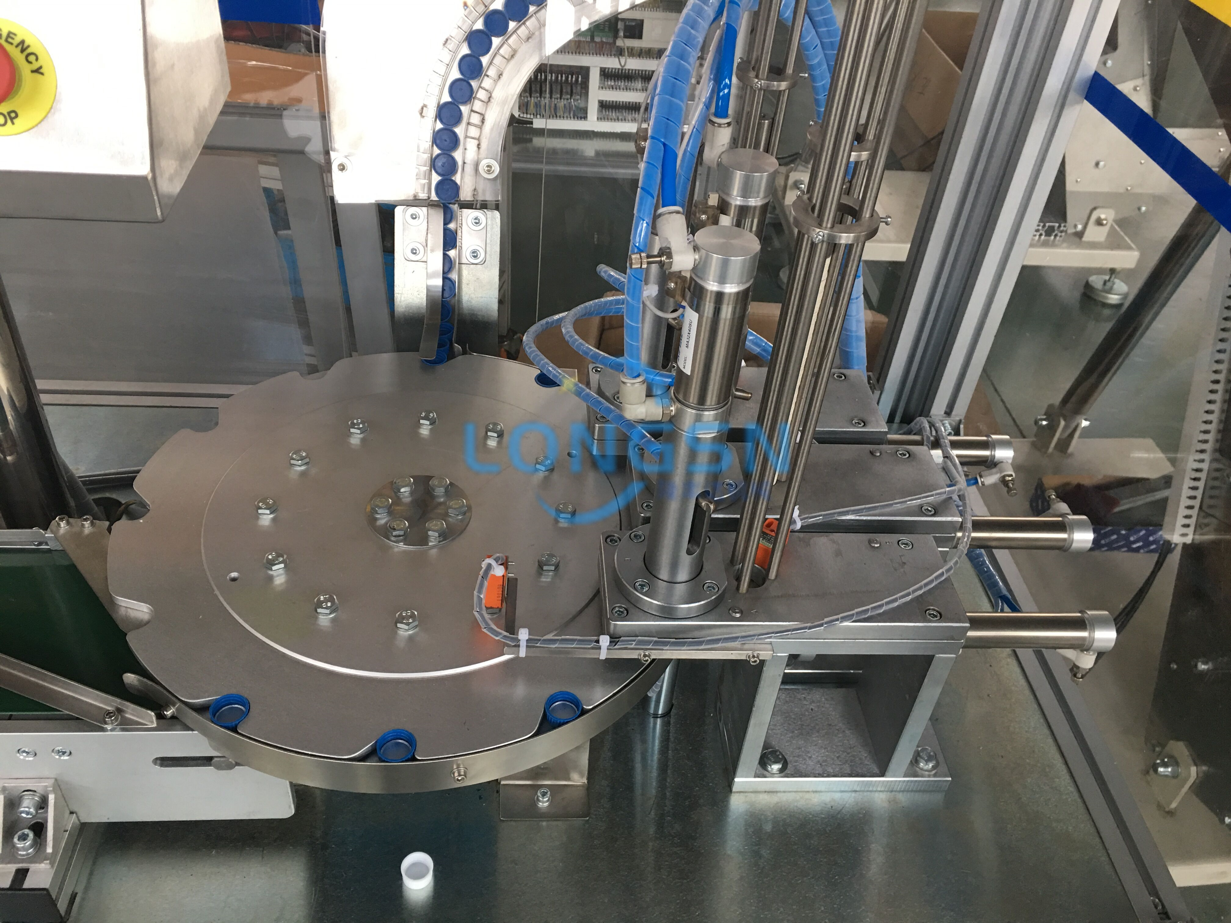 Машина для подкладок к крышке