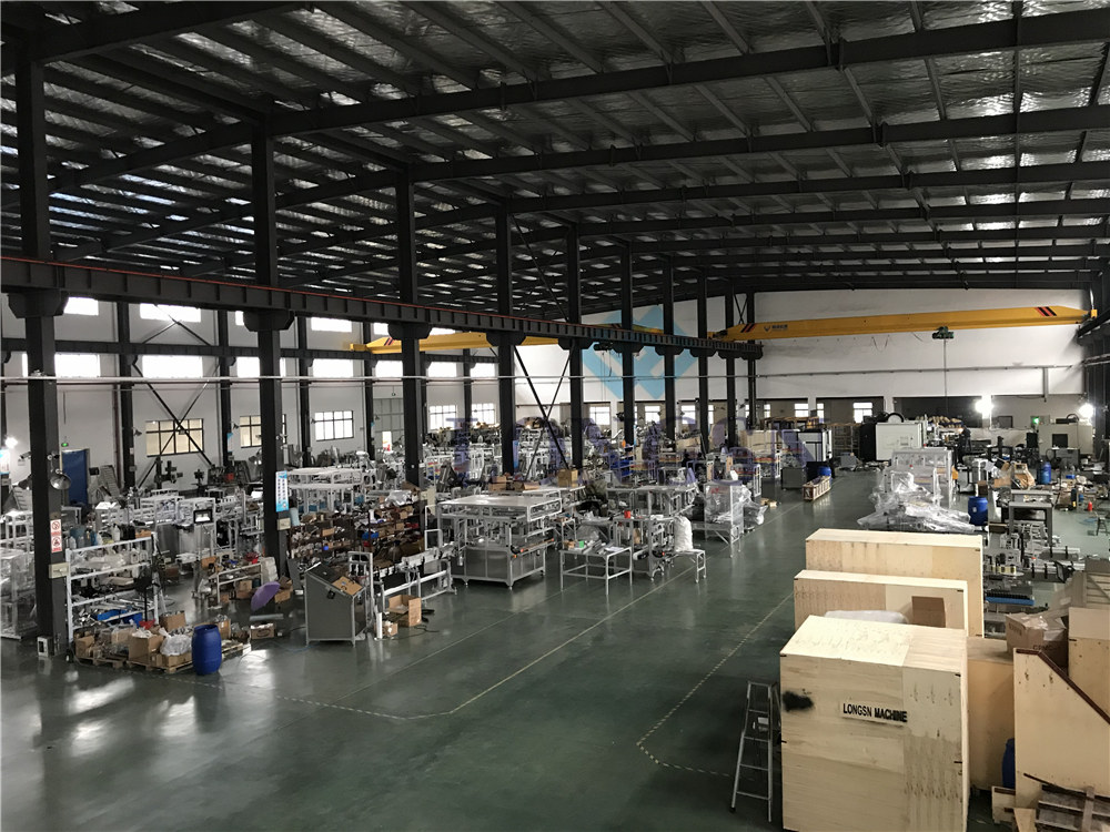 Машина для подкладок к крышке 