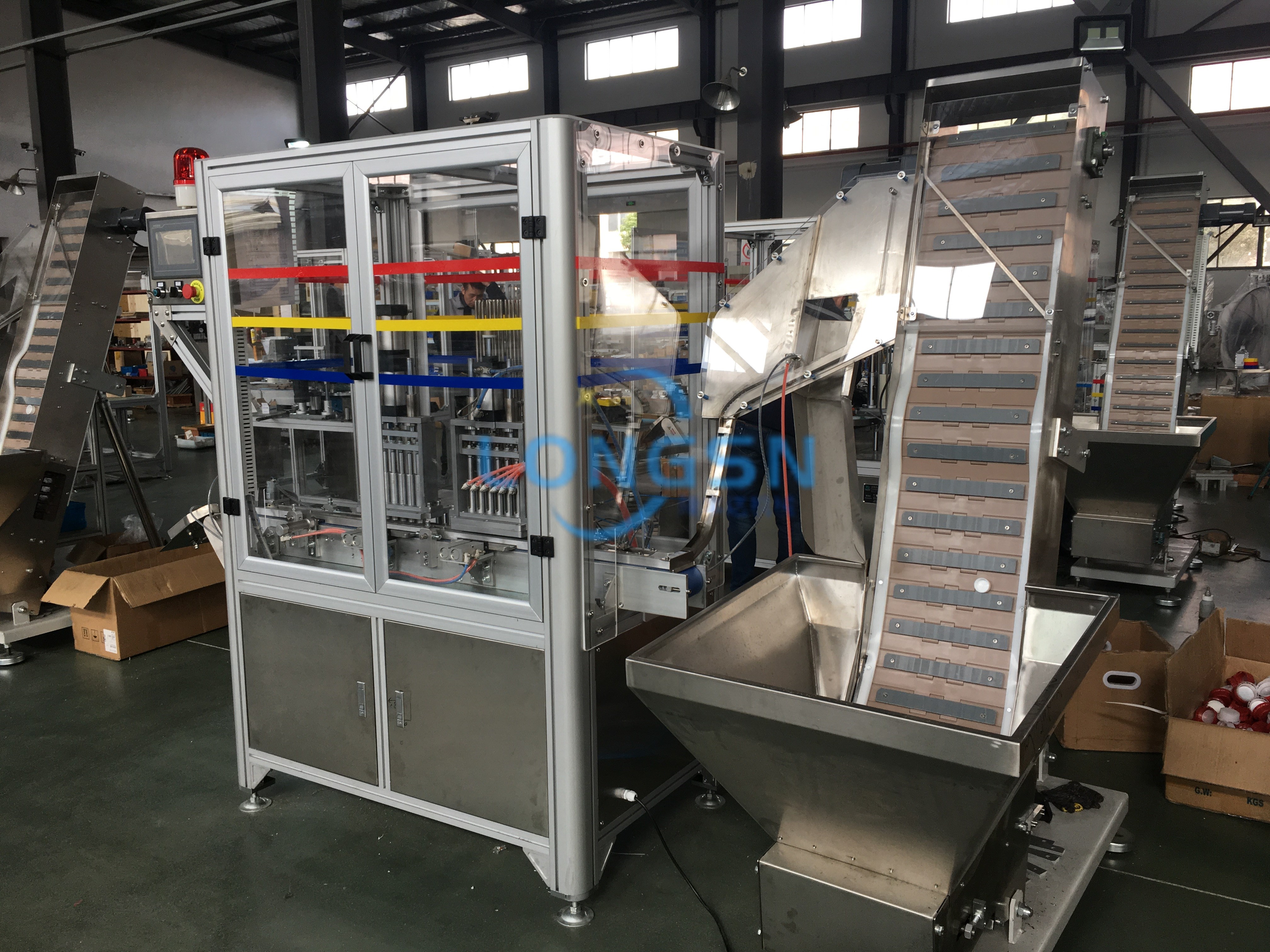 Машина для подкладок к крышке