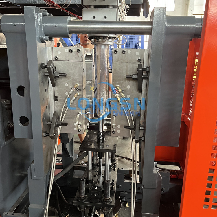 Машина для формования бутылки с водным ПК