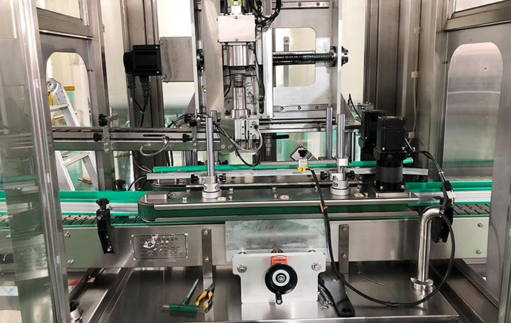 Машина для покрытия бутылок